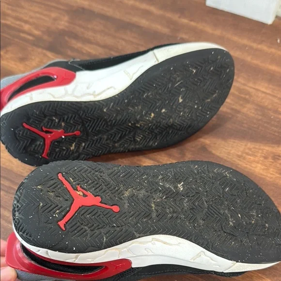 JORDAN AIR JORDAN Black and Red Sneakers Nike Little Boys Size 1 - Picture 6 of 10